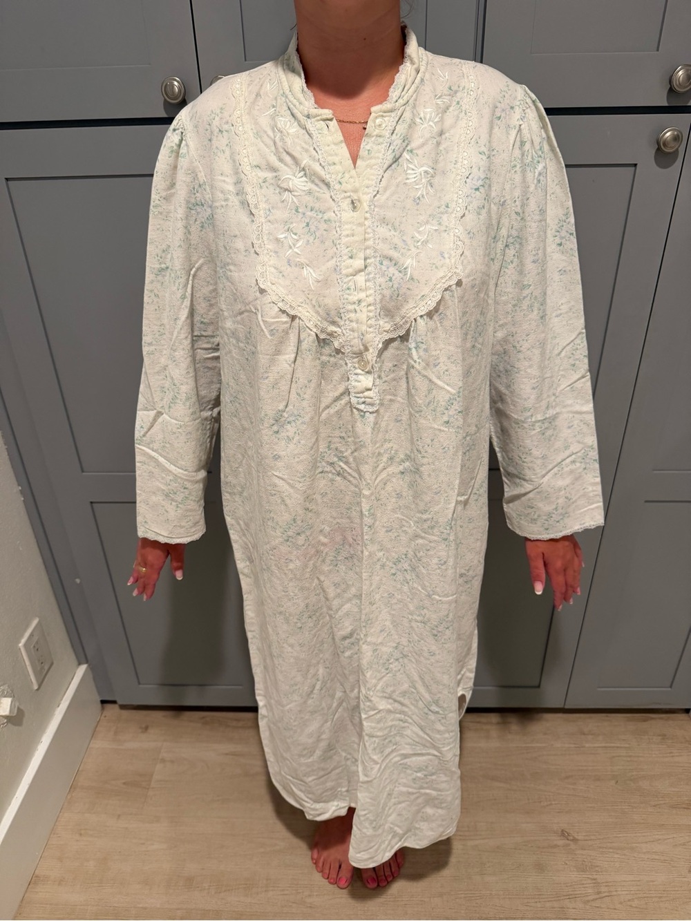 Miss Elaine 1970s Women's Long Embroidered Nightgown - 100% Cotton